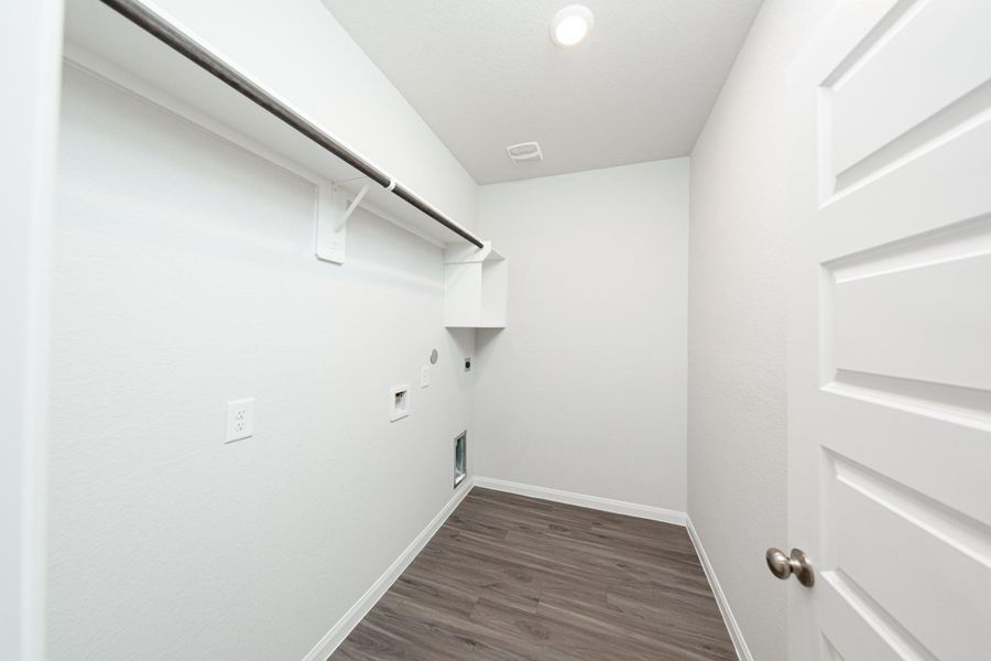 Spacious, unfurnished interior of a new home in River's Edge, Conroe (Image 13).