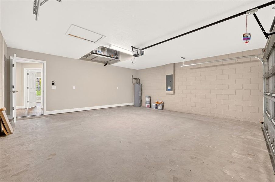 Spacious, unfurnished interior of a new home in , Dunnellon (Image 42).