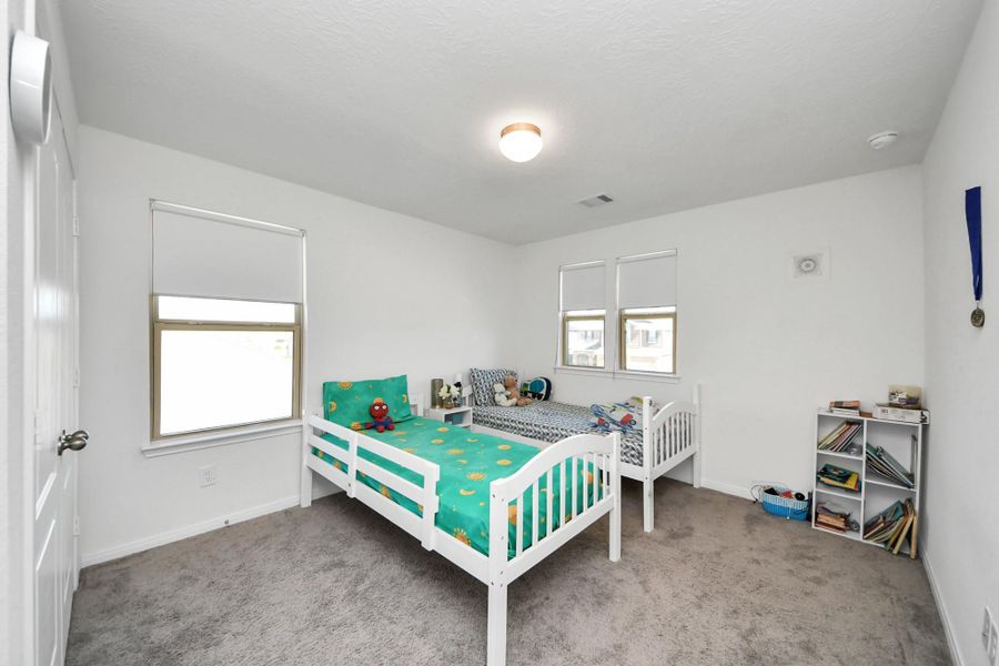 Furnished interior view inside a new home in Olympia Falls, Fresno (Image 4).
