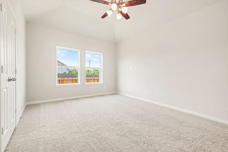 Spacious, unfurnished interior of a new home in Clear View Estates, Willis (Image 21).