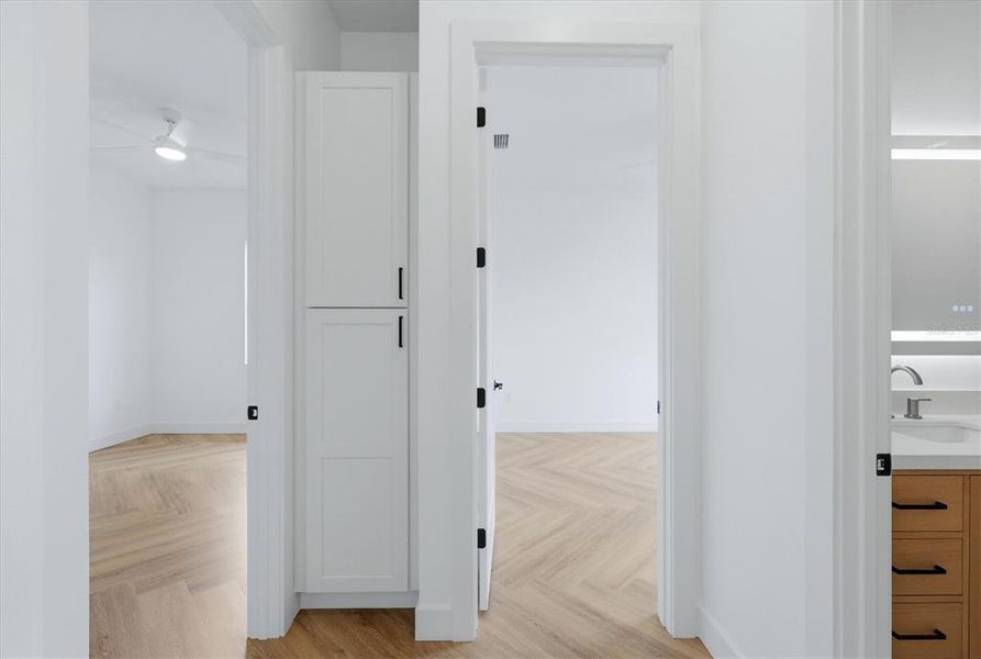 Spacious, unfurnished interior of a new home in , North Port (Image 33).