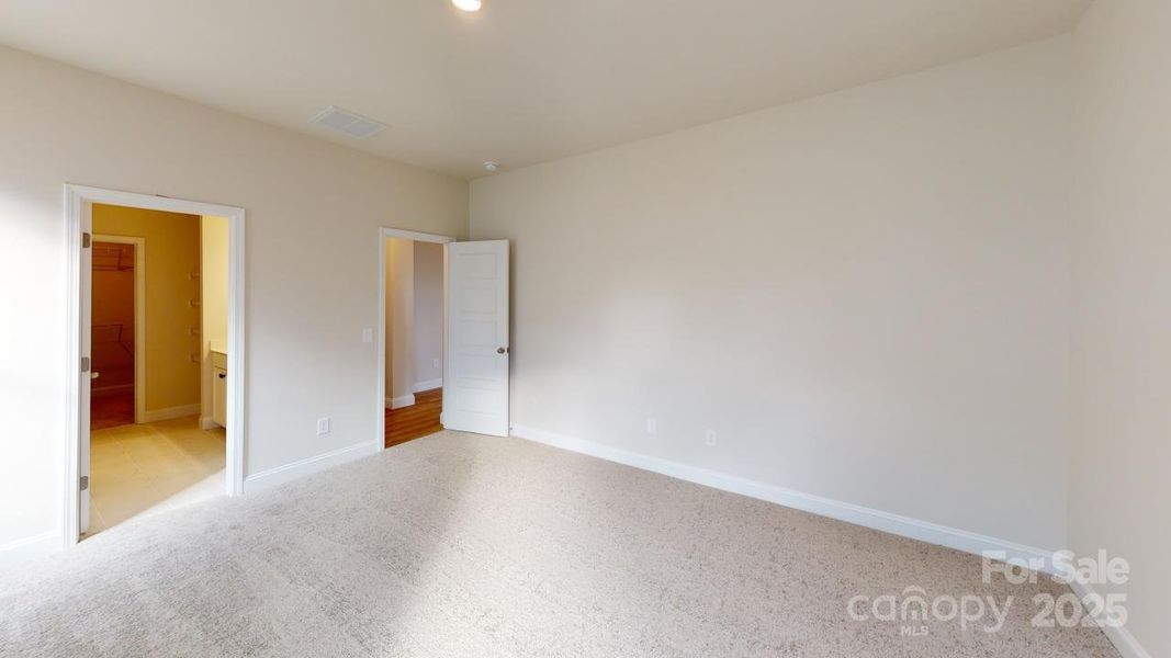 Spacious, unfurnished interior of a new home in , Cramerton (Image 7).