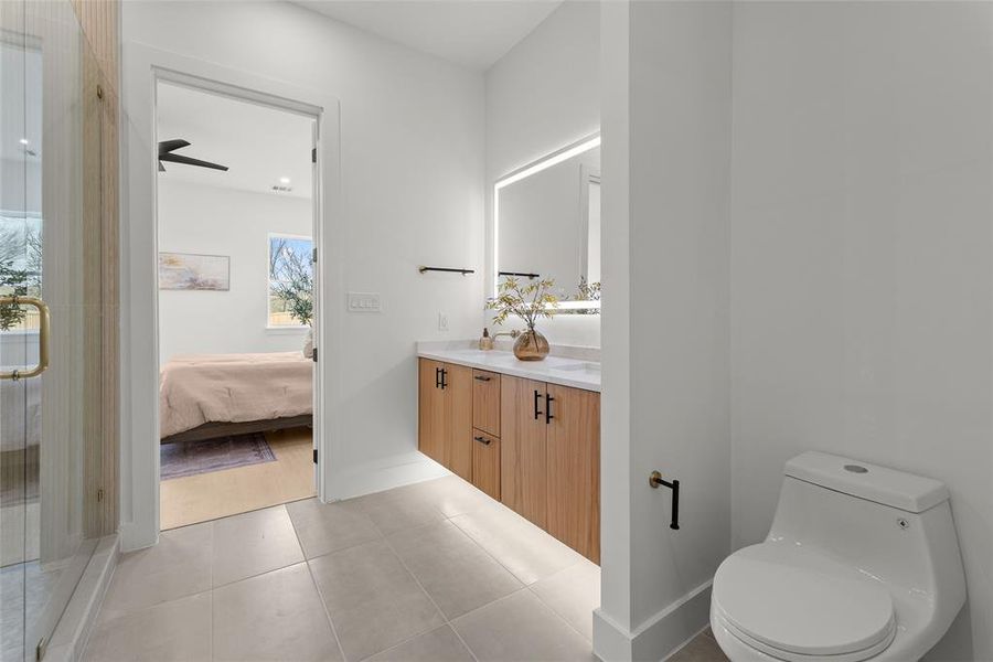 Furnished interior view inside a new home in , Dallas (Image 33).