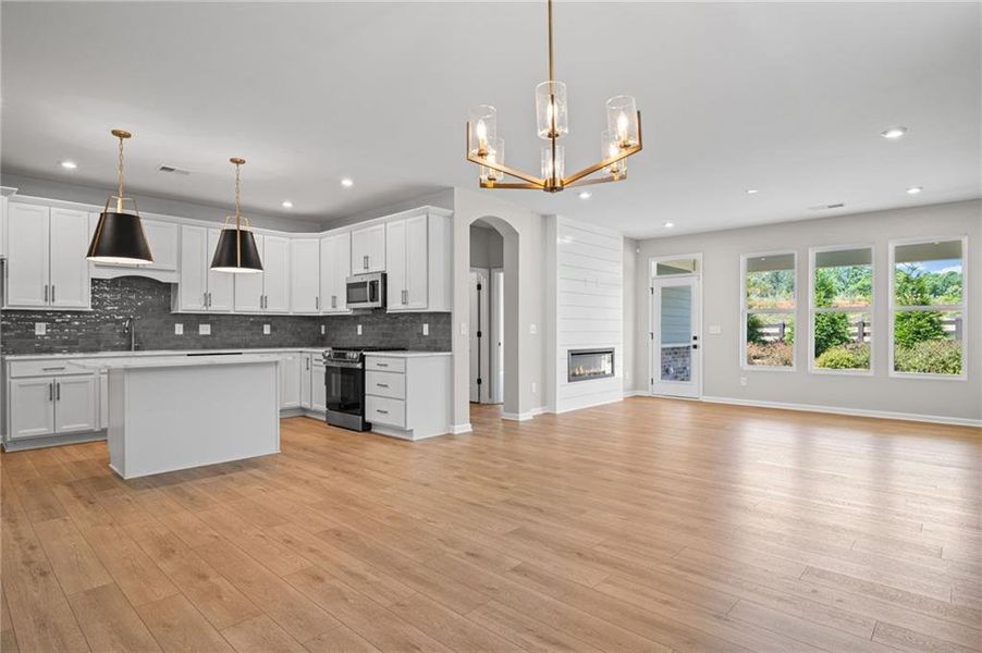 Spacious, unfurnished interior of a new home in Laurel Farms, Dallas (Image 31).