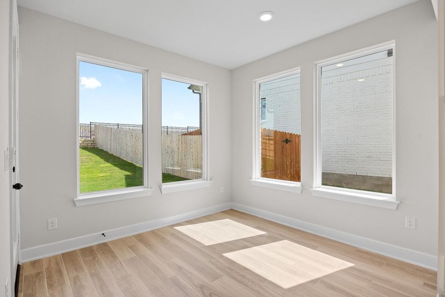 Spacious, unfurnished interior of a new home in Lakeside at Tessera - 50', Lago Vista (Image 17).