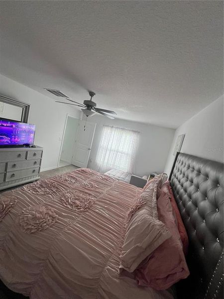 Furnished interior view inside a new home in North Park Isle, Plant City (Image 17).