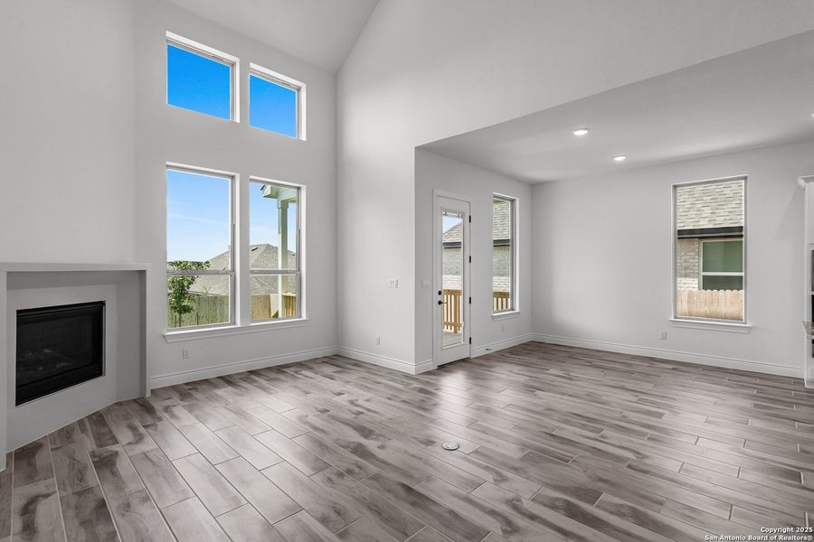 Spacious, unfurnished interior of a new home in Bison Ridge, San Antonio (Image 26). Spacious, unfurnished interior of a new home in Bison Ridge, San Antonio (Image 26).