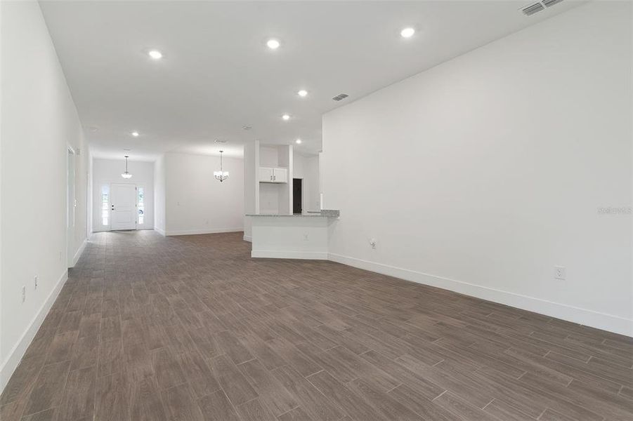 Spacious, unfurnished interior of a new home in Abbey Glen, Dade City (Image 73).