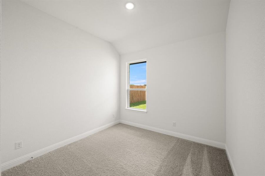 3_121 Grey wolf- Bedroom-2