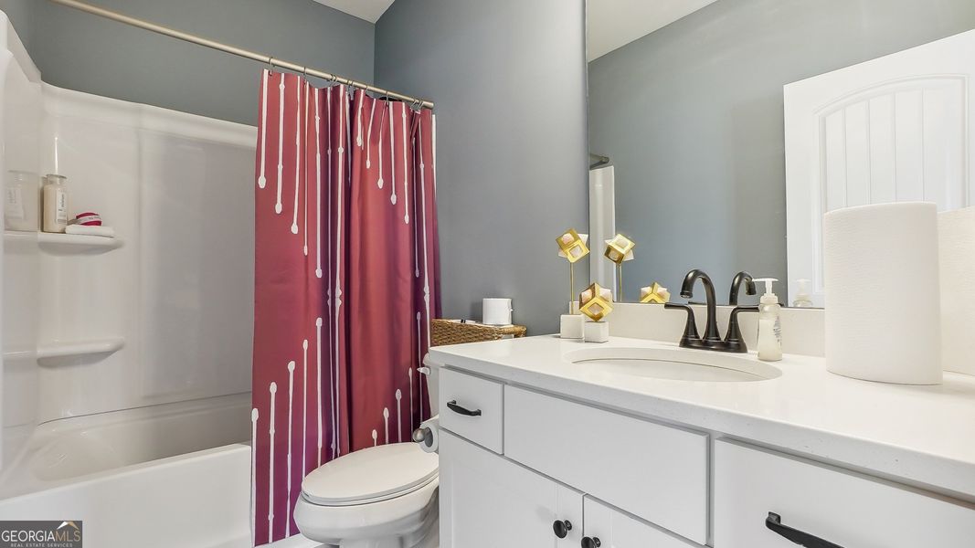 Furnished interior view inside a new home in Cobblestone Crossing Commons, Warner Robins (Image 13). Furnished interior view inside a new home in Cobblestone Crossing Commons, Warner Robins (Image 13).