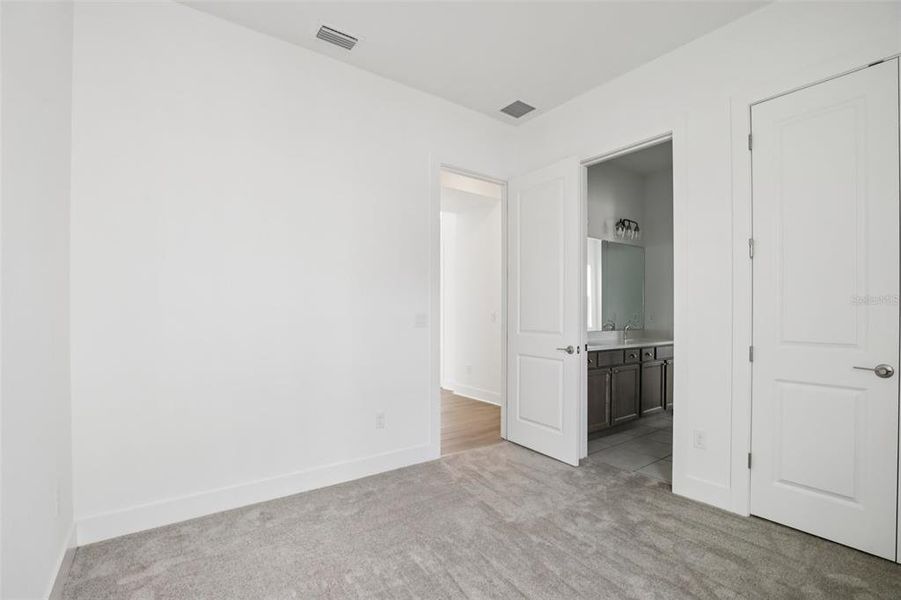 Spacious, unfurnished interior of a new home in Biscayne Landing at Seaire, Parrish (Image 36).