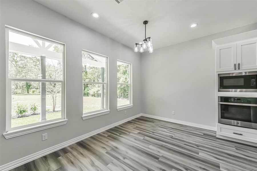Spacious, unfurnished interior of a new home in , Conroe (Image 18).