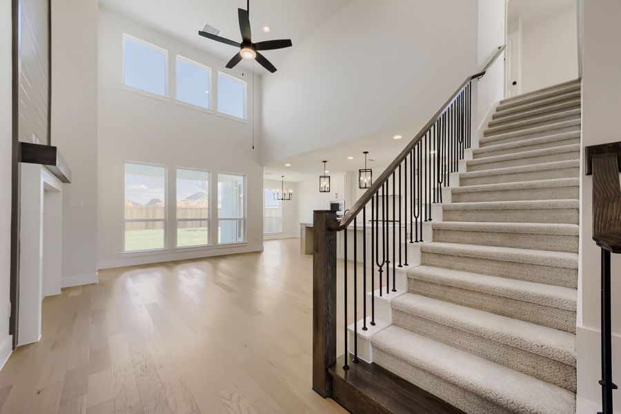 1636 Corrnwall - Living Area