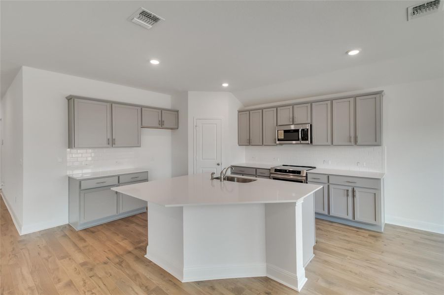 Furnished interior view inside a new home in Riverview, Georgetown (Image 5).
