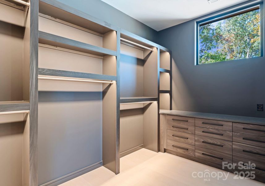 Image 42 of a home in .