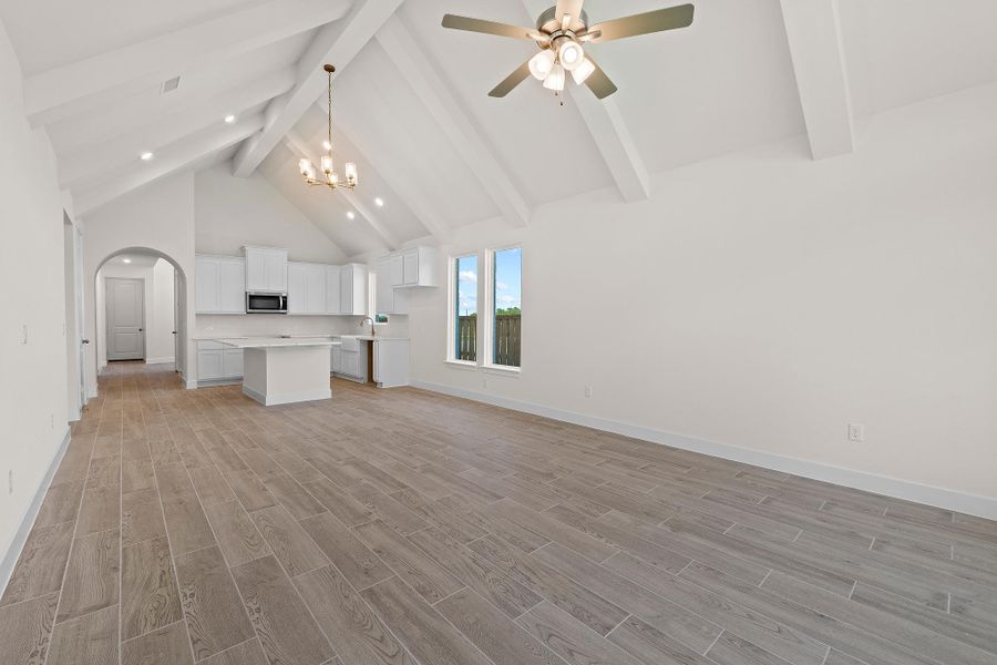 Spacious, unfurnished interior of a new home in Parmer Ranch, Georgetown (Image 18).