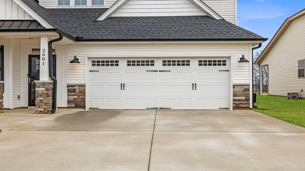 Exterior details and patio area of a home in Rutledge Estates, Woodruff (Image 3).