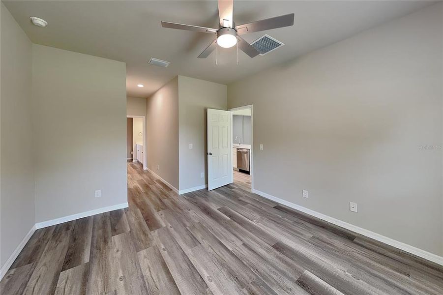 Spacious, unfurnished interior of a new home in , North Port (Image 10).