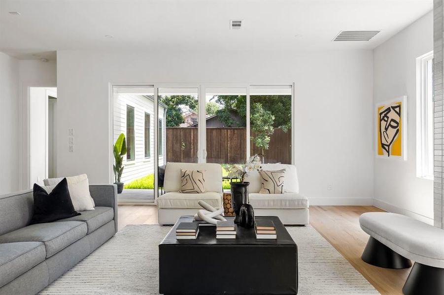 Furnished interior view inside a new home in , Dallas (Image 32).