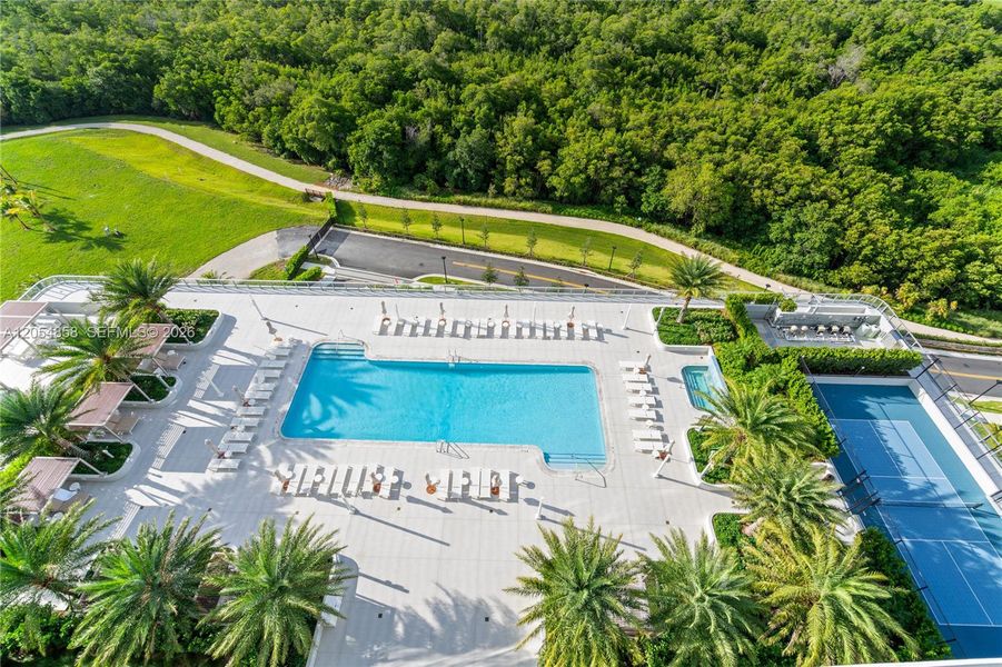 Community amenities in One Park Tower, Miami (Image 58).