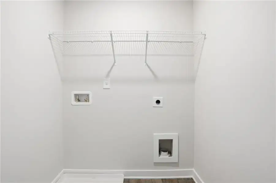 Spacious, unfurnished interior of a new home in Fern Dale, Fairburn (Image 12).