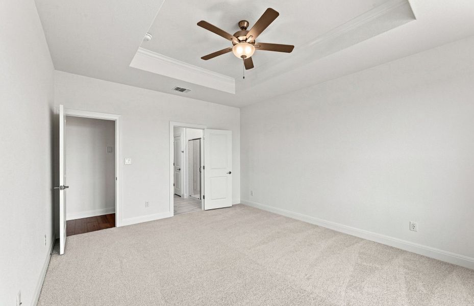 Spacious, unfurnished interior of a new home in Saddleback at Santa Rita Ranch, Liberty Hill (Image 20).