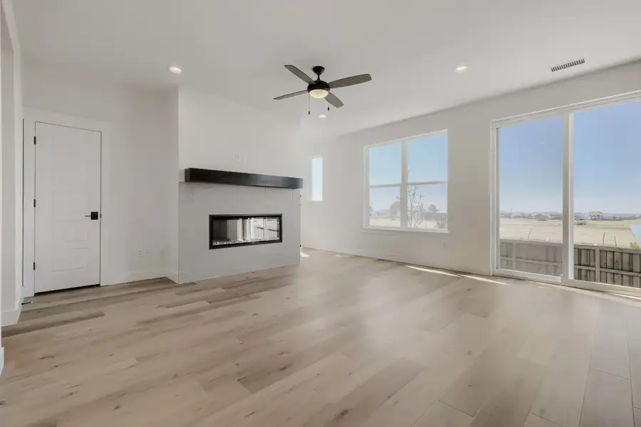 7923 Polson - Living Area