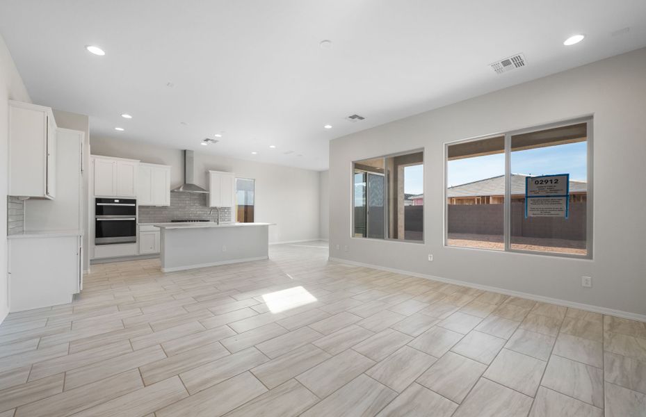 Spacious, unfurnished interior of a new home in Artisan at Asante, Surprise (Image 21).