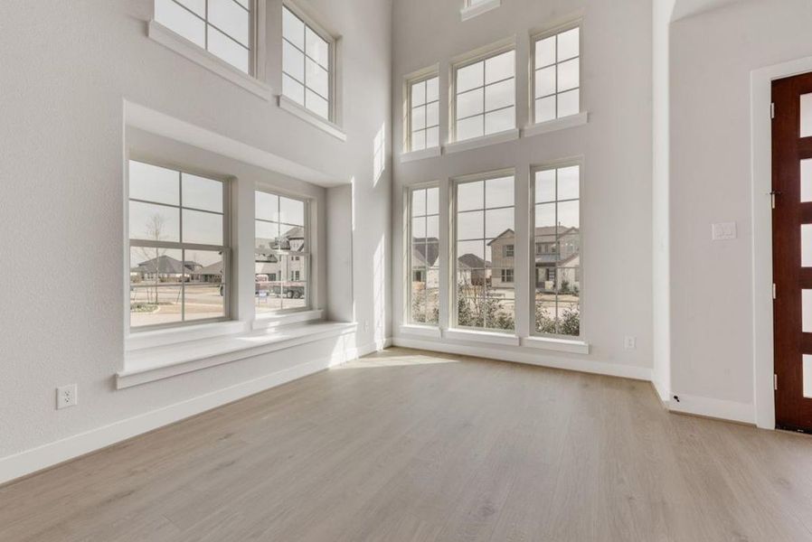 Spacious, unfurnished interior of a new home in Somerset Park, Rockwall (Image 22). Spacious, unfurnished interior of a new home in Somerset Park, Rockwall (Image 22).