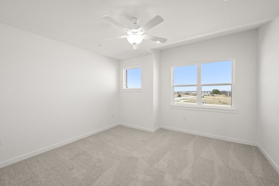 Spacious, unfurnished interior of a new home in Wildridge, Oak Point (Image 19).