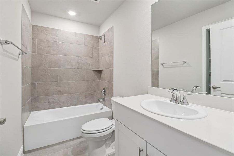 Photo is not of the actual home, but is an inspirational photo of builder’s model home and may depict options, furnishings, and/or decorator features that are not included. Photo is not of the actual home, but is an inspirational photo of builder’s model home and may depict options, furnishings, and/or decorator features that are not included.