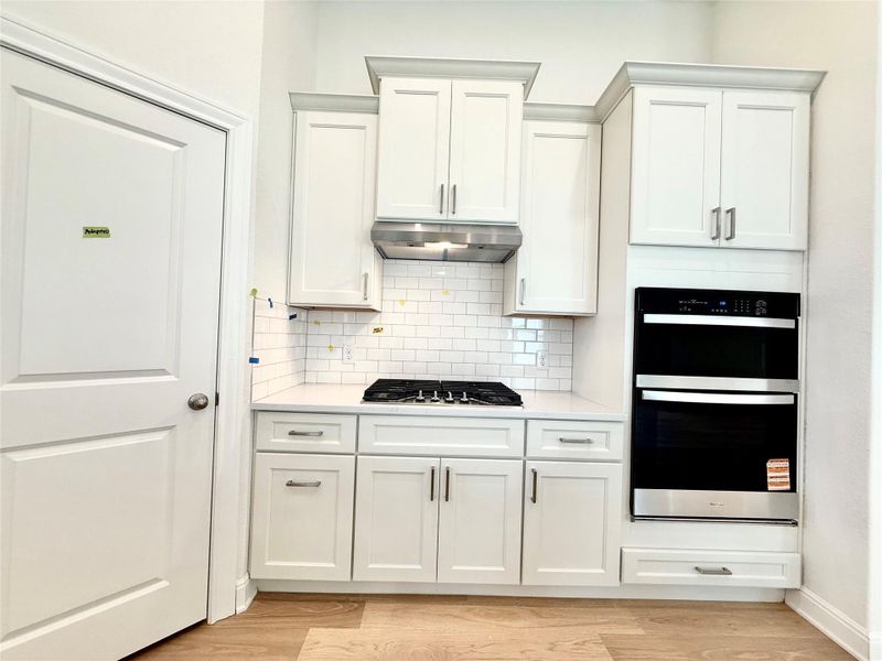 Furnished interior view inside a new home in Porter Country, Buda (Image 8).