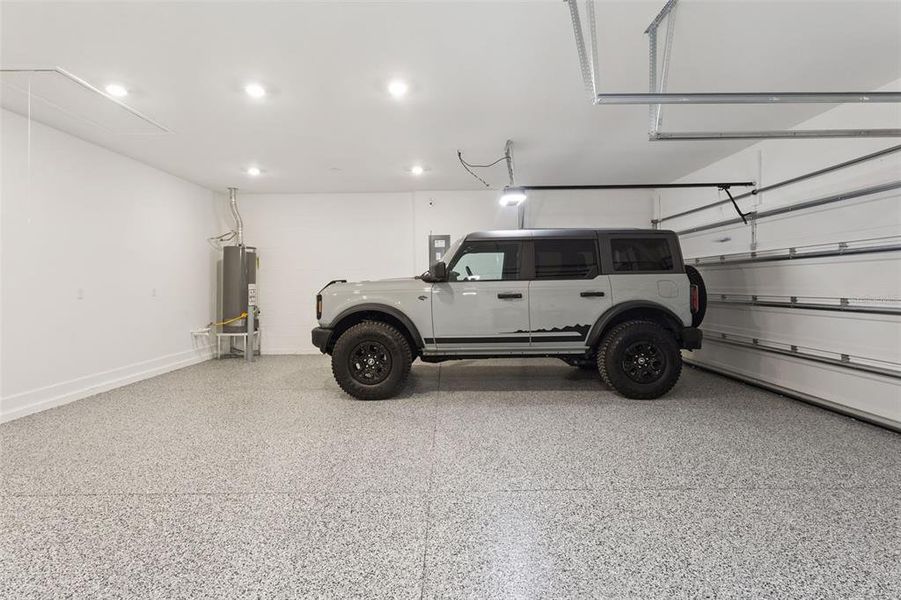 Spacious, unfurnished interior of a new home in , Tavares (Image 27).