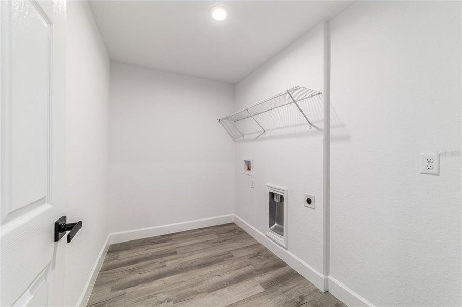 Spacious, unfurnished interior of a new home in , Ocala (Image 46).