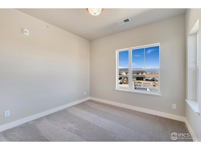 Spacious, unfurnished interior of a new home in Wilder at Timnath Ranch, Timnath (Image 10).