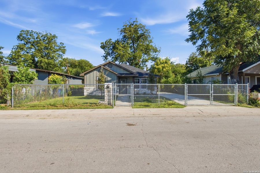 Community amenities in , San Antonio (Image 15).