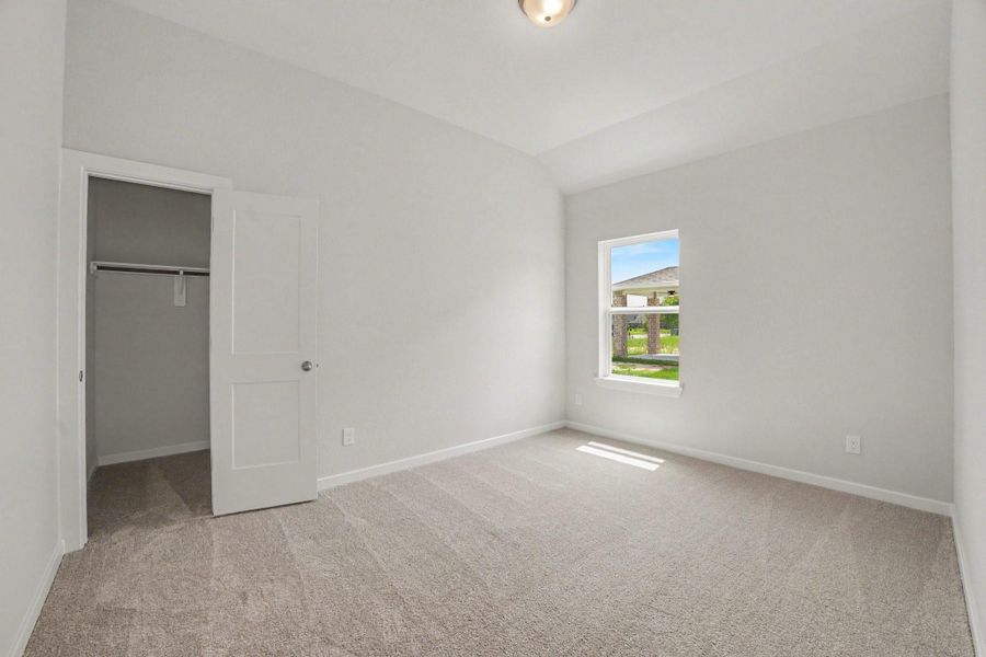 Spacious, unfurnished interior of a new home in Columbia Lakes, West Columbia (Image 26).