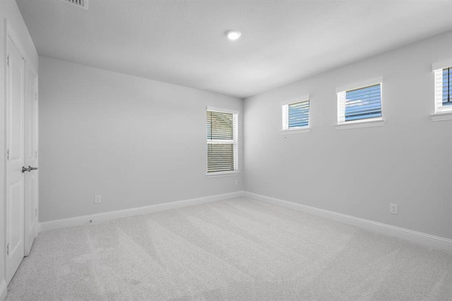 Spacious, unfurnished interior of a new home in South Oak 50s, Oak Point (Image 24). Spacious, unfurnished interior of a new home in South Oak 50s, Oak Point (Image 24).