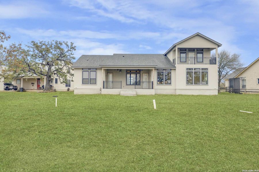 Exterior details and patio area of a home in , Bandera (Image 3).