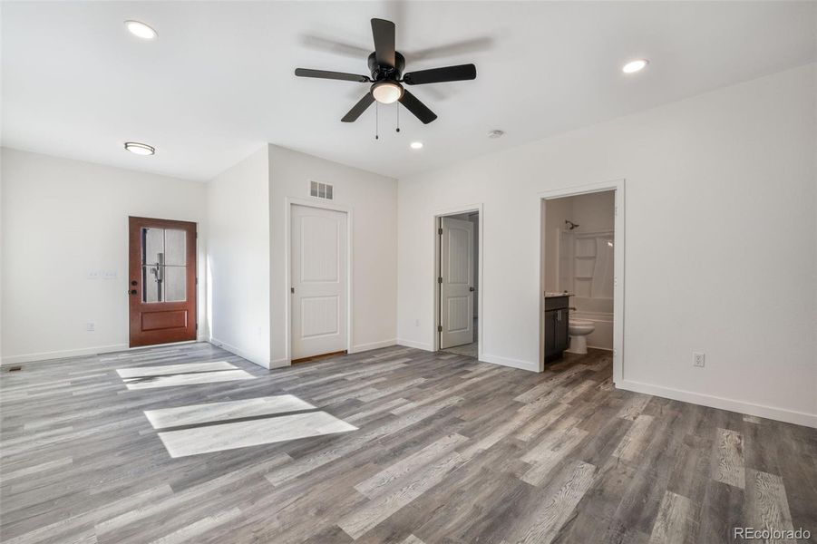 Spacious, unfurnished interior of a new home in , Colorado Springs (Image 27).