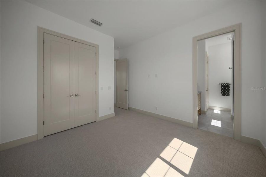 Spacious, unfurnished interior of a new home in , Venice (Image 30).