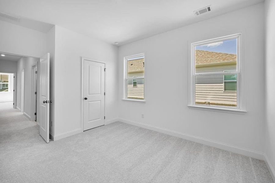Spacious, unfurnished interior of a new home in Bennett Farm, Loganville (Image 20).