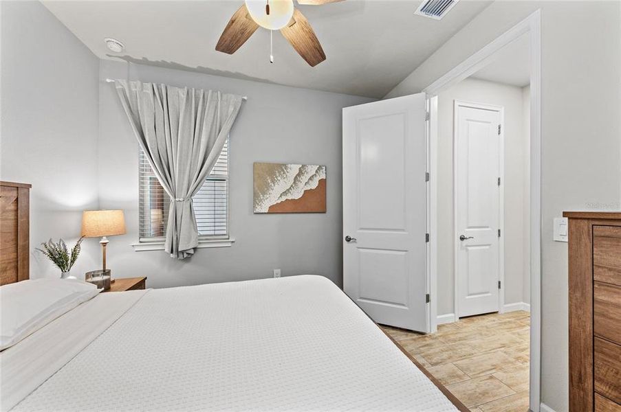 Furnished interior view inside a new home in , Venice (Image 35).