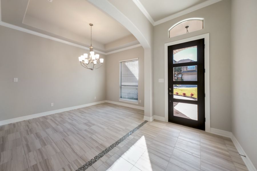 Representative unfurnished interior of a home built from the The Scottsdale IV by Whitestone Custom Homes in Johnson Ranch, Bulverde (Image 17).