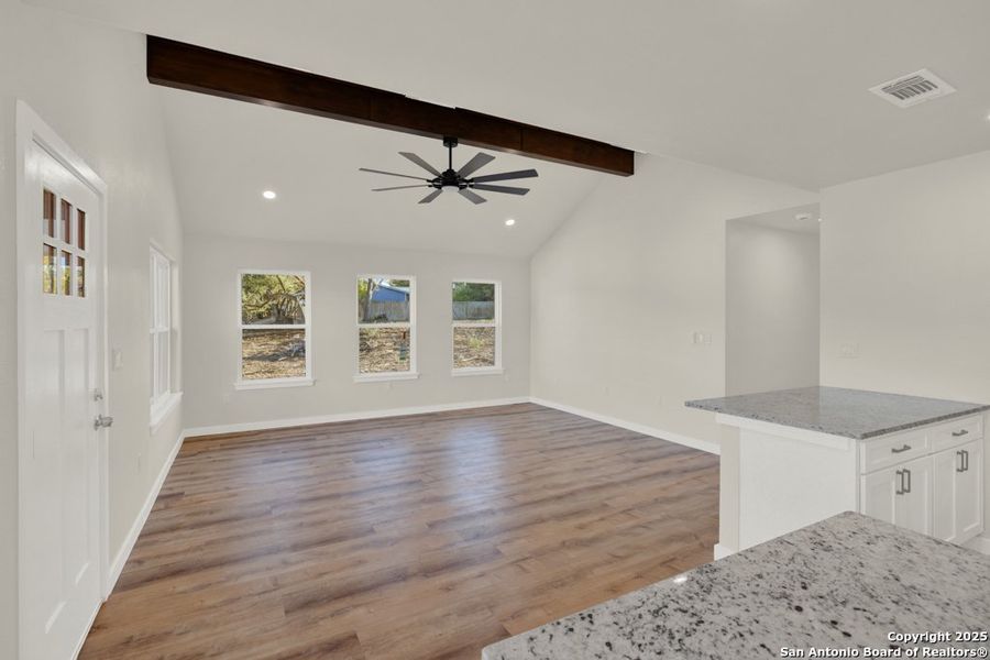 Spacious, unfurnished interior of a new home in , Canyon Lake (Image 30).