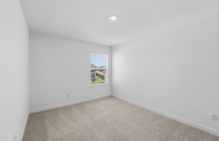 Spacious, unfurnished interior of a new home in Santa Rita Ranch, Liberty Hill (Image 41).