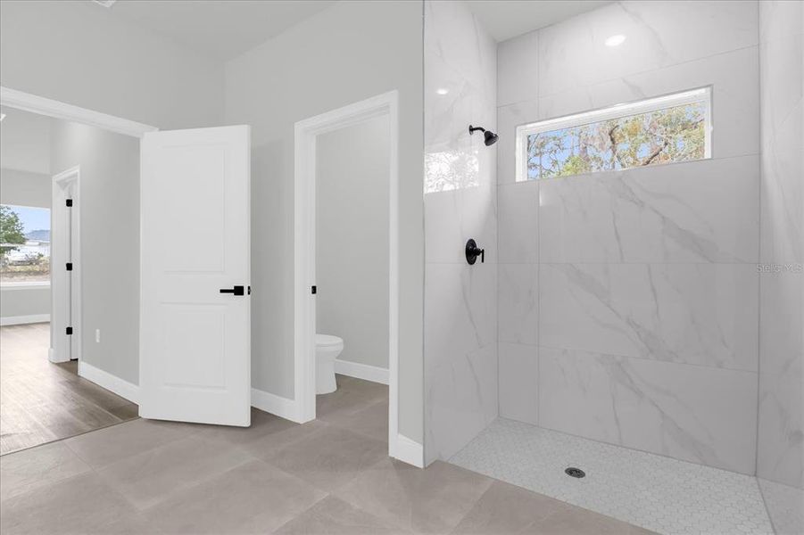 Spacious, unfurnished interior of a new home in , Ocala (Image 19).