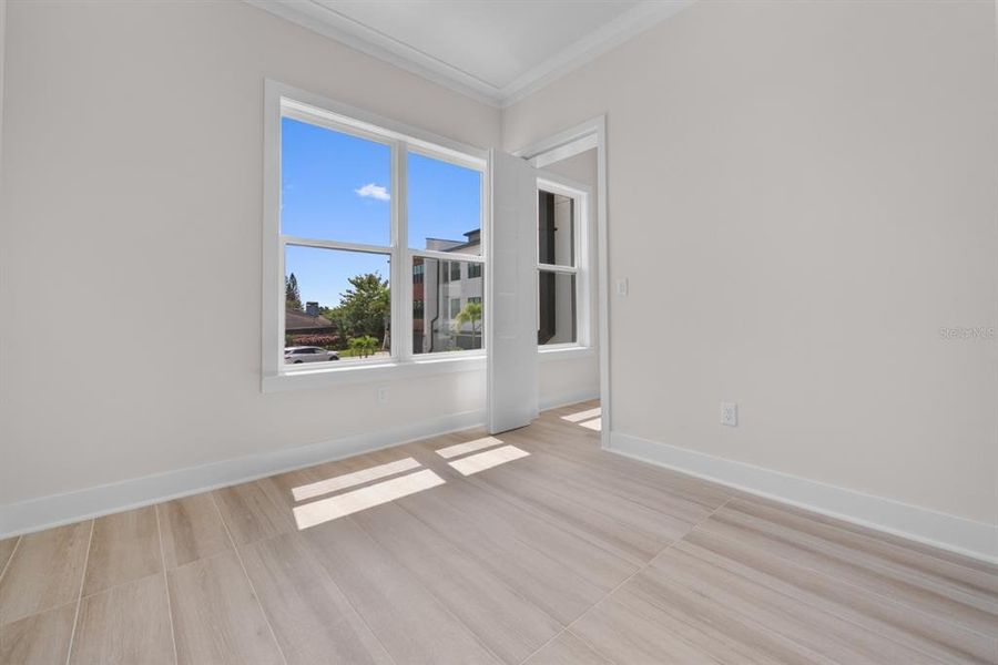 Spacious, unfurnished interior of a new home in , Apollo Beach (Image 25).