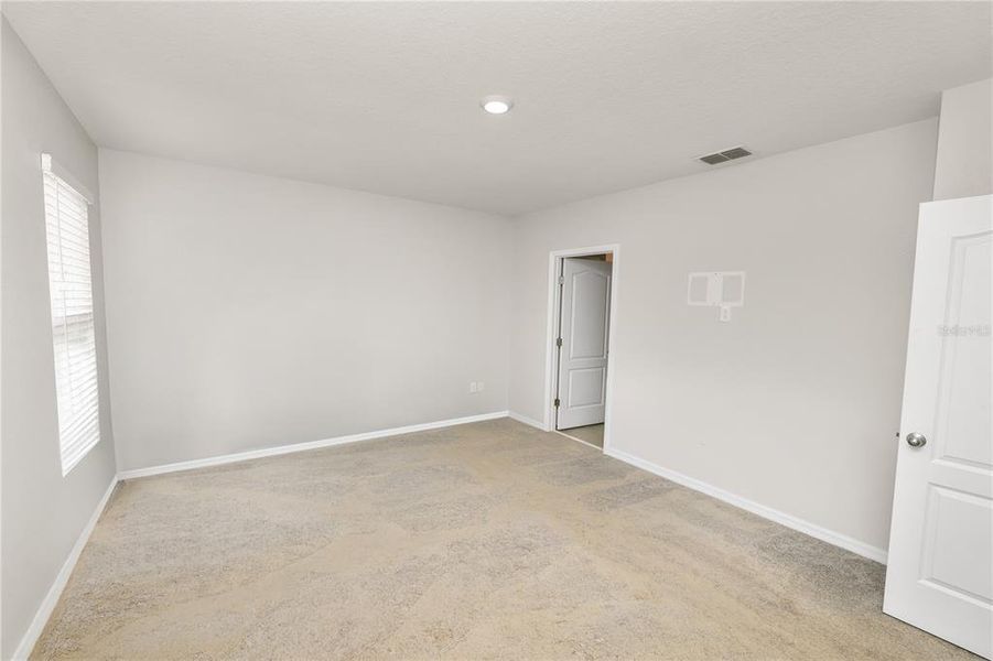 Spacious, unfurnished interior of a new home in Wind Meadows South, Bartow (Image 36). Spacious, unfurnished interior of a new home in Wind Meadows South, Bartow (Image 36).
