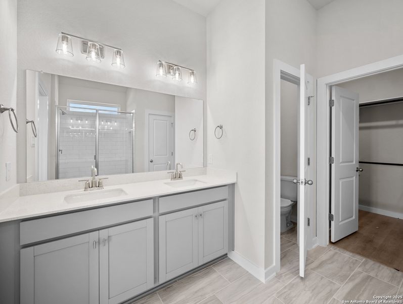 Furnished interior view inside a new home in Weltner Farms, New Braunfels (Image 5).